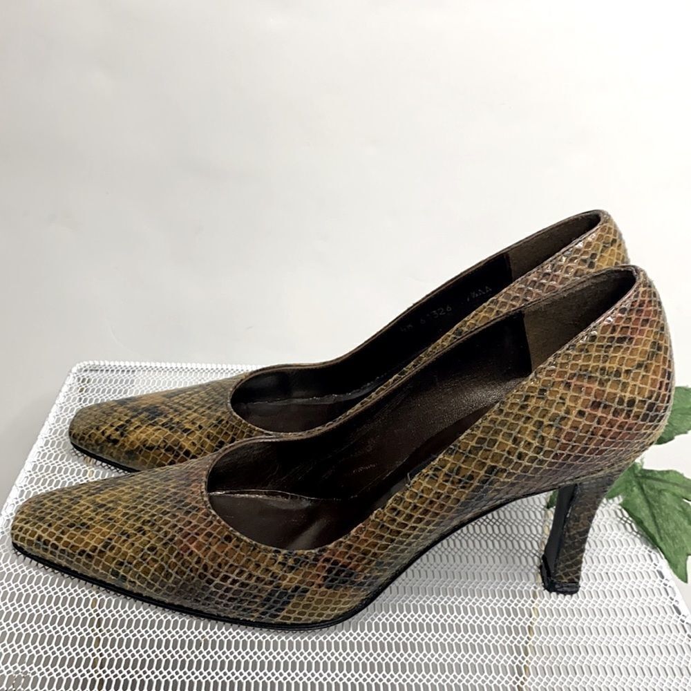 Stuart Weitzman Square Pointed Toe Snakeskin Heel… - image 3